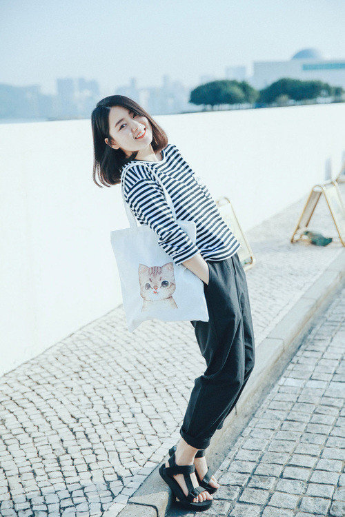 荷兰战平摩尔多瓦，竞技水平接近令双方难分高下，摩尔多瓦联