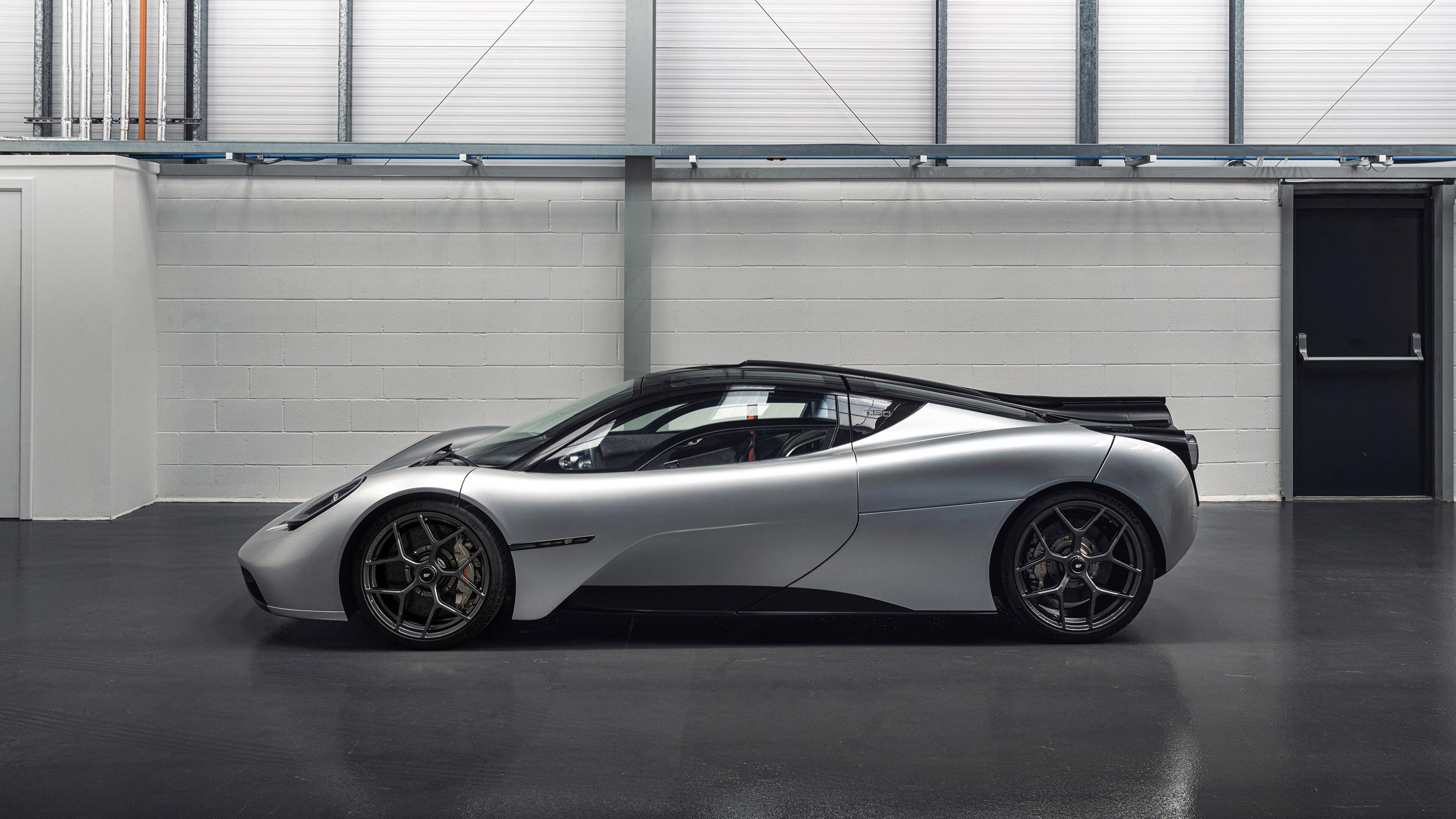 球队中场压制能力对数据结果的深层影响,足球全场压制